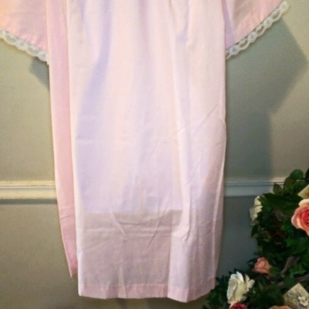 Vintage 1950's Smart Time Rose Embroidered, Lace Trimmed Pink Cotton Robe - Picture 10 of 12